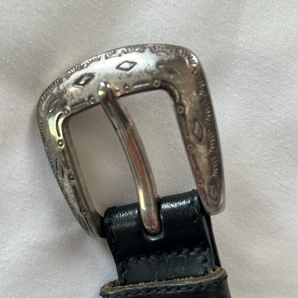 Vintage Fossil Black Leather Belt with Metal Details - Picture 6 of 16